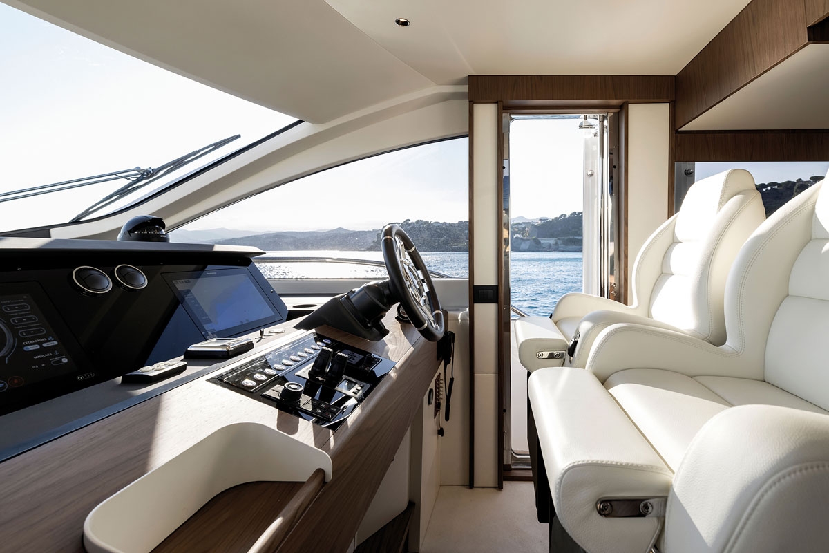 azimut_fly_68_4