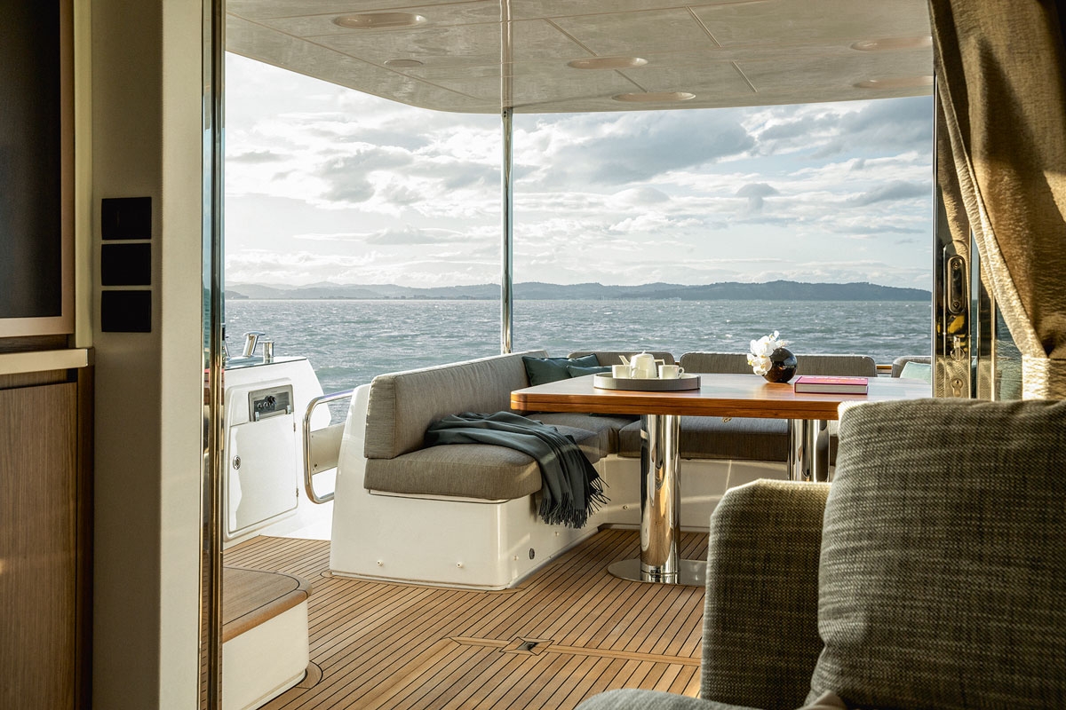 azimut_magellano_66_0